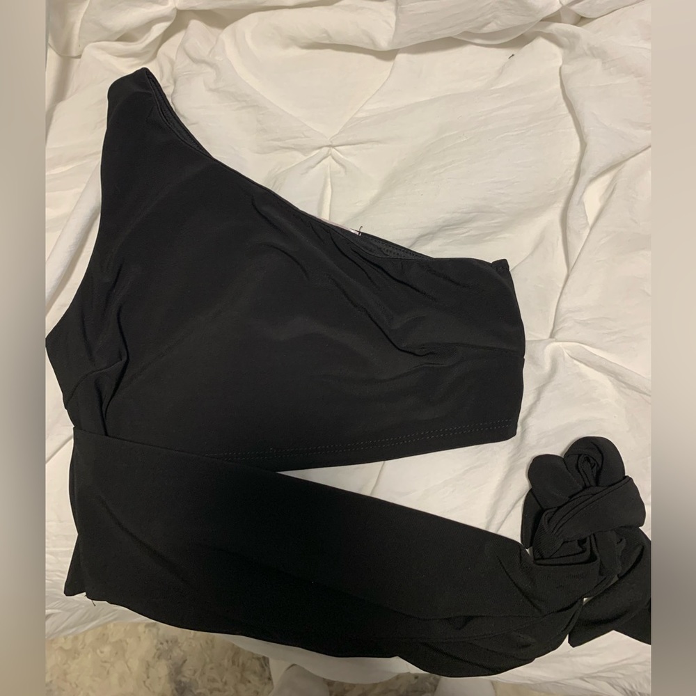 one shoulder crop top with tie